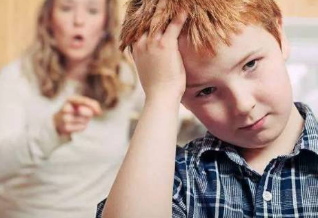 �������R�ĺ��ӵ��Ը������Щȱ�ݣ���ĸ�L�ں��R���ӵ�Σ��