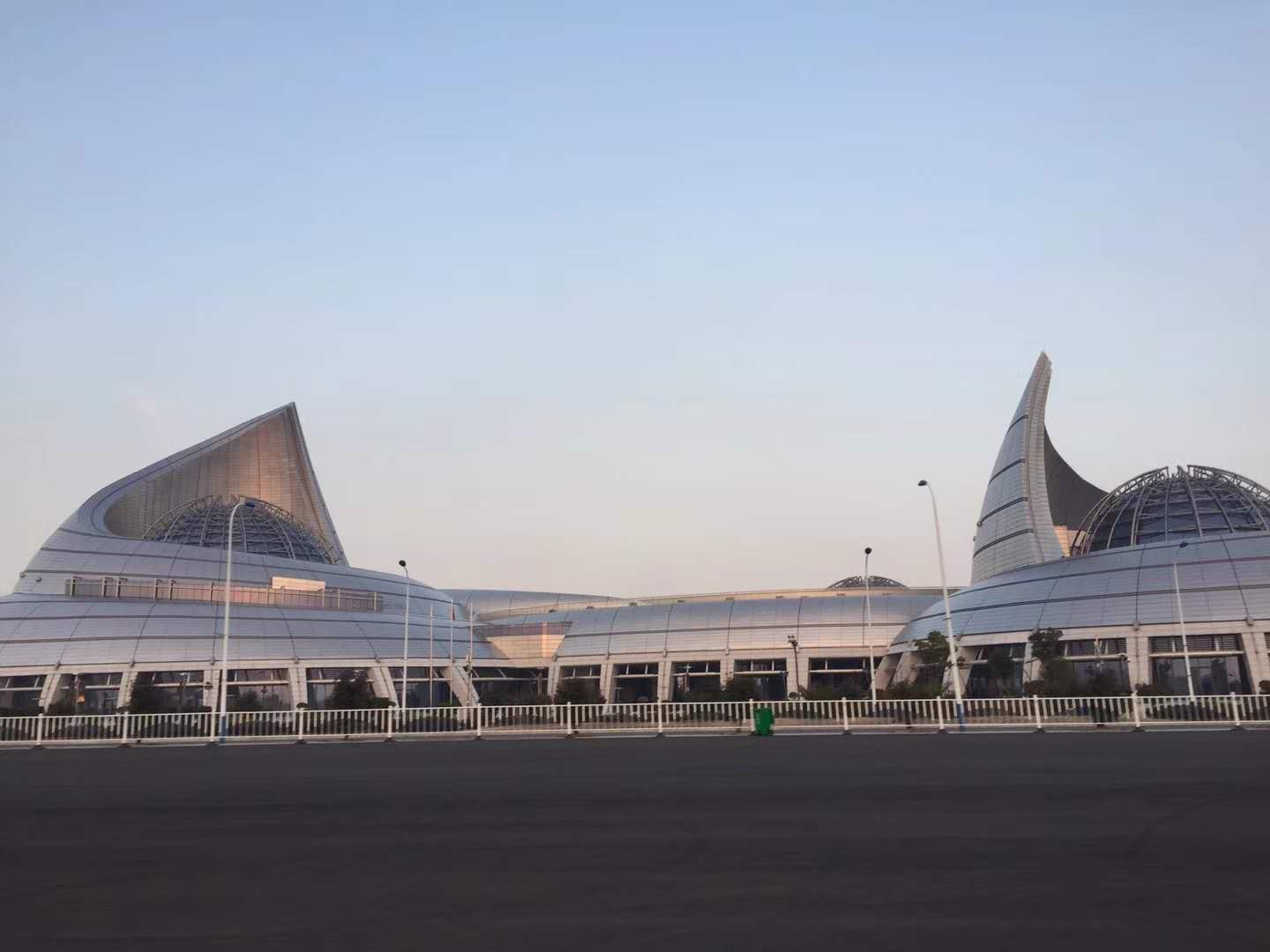 Ů���W�L�ѺÆ���������g�ǎךq���W�L�ѵ����c�׷���